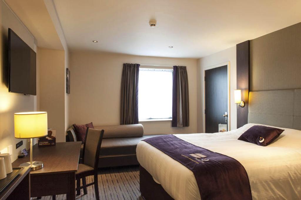 Premier Inn Dundee North Екстериор снимка