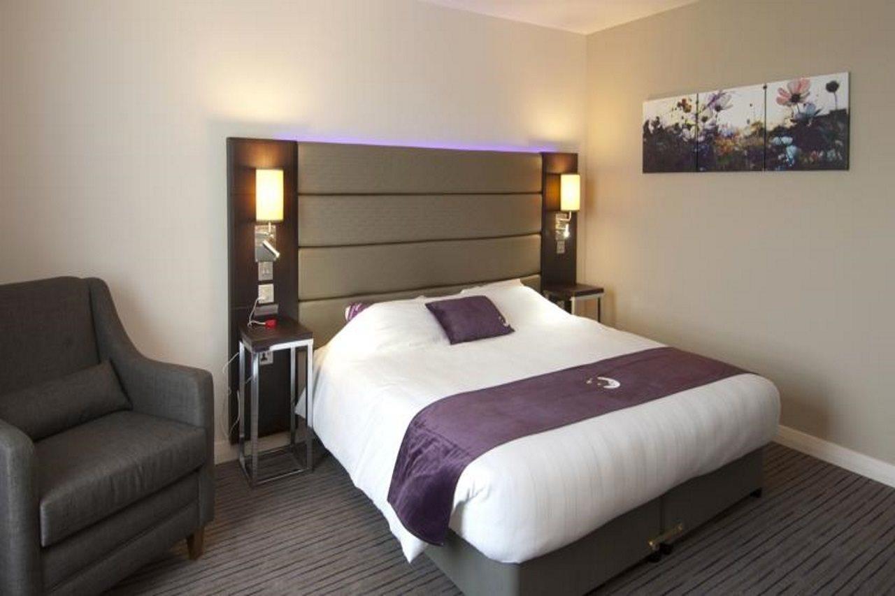 Premier Inn Dundee North Екстериор снимка