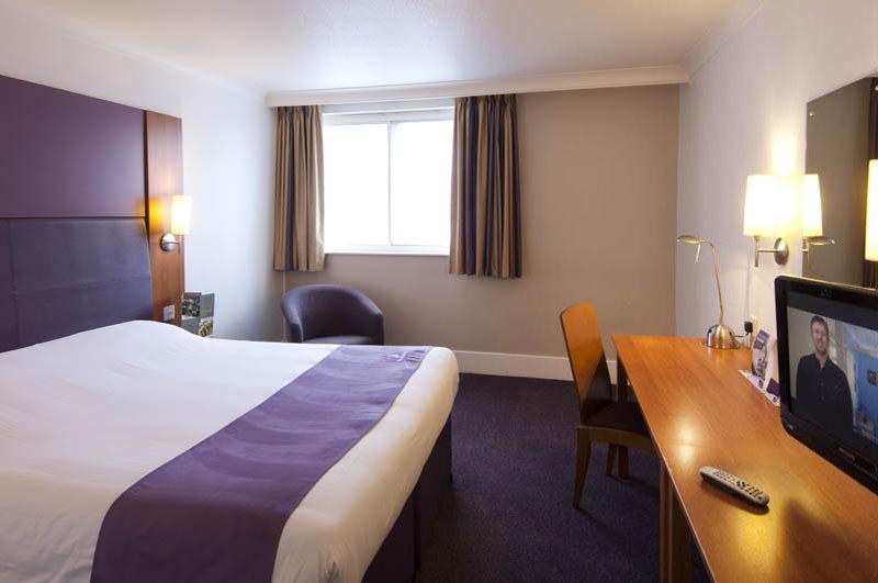 Premier Inn Dundee North Екстериор снимка